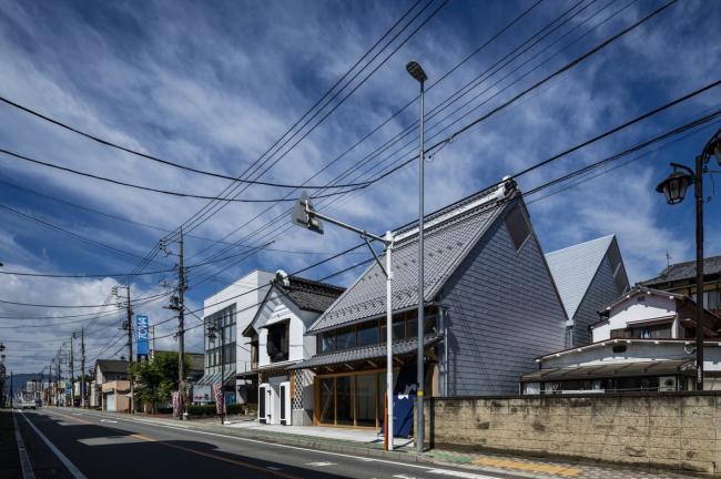 BIM建筑|持续屋脊如长龙卧野:日本富冈工商会 / 手塚贵晴建筑事务所 BIM建筑|持续屋脊如长龙卧野:日本富冈工商会 / 手塚贵晴建筑事务所