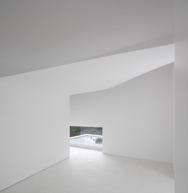 BIM建筑|荒凉上的白色雕塑“花”:Fontinha 室第 / Aires Mateus + SIA arquitectura BIM建筑|荒凉上的白色雕塑“花”:Fontinha 室第 / Aires Mateus + SIA arquitectura