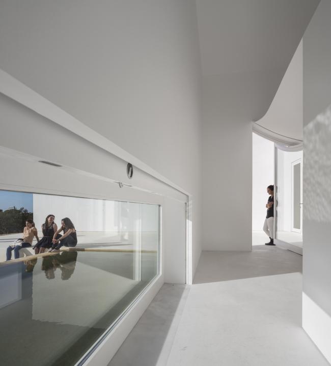 BIM建筑|荒凉上的白色雕塑“花”:Fontinha 室第 / Aires Mateus + SIA arquitectura BIM建筑|荒凉上的白色雕塑“花”:Fontinha 室第 / Aires Mateus + SIA arquitectura