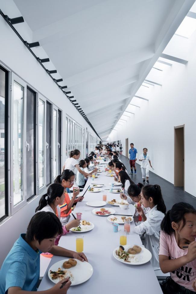 BIM建筑|秦岭山下百米食堂 / STUDIO QI BIM建筑|秦岭山下百米食堂 / STUDIO QI