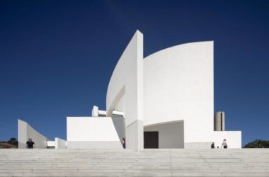 BIM建筑|神圣而纯粹的精力空间:拉加雷斯教堂 / FCC Arquitectura-BIM建筑网
