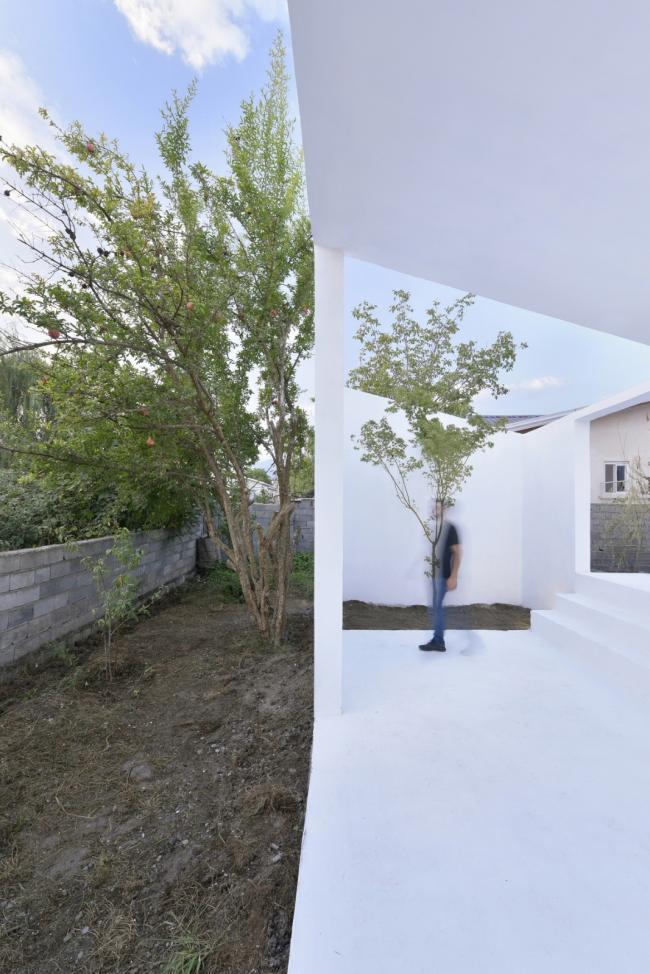 BIM建筑|村落聚落间的一抹白:纳特尔沐日别墅 / KA建筑工作室 建筑鉴赏 第12张-BIM建筑网 BIM建筑|村落聚落间的一抹白:纳特尔沐日别墅 / KA建筑工作室 建筑鉴赏 第12张