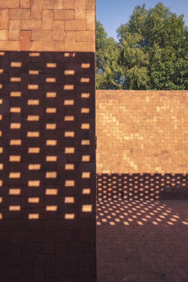 BIM建筑|落进人世的智者宝盒:莫雷利亚文化中间 / Iván Marín + Doho constructivo 建筑鉴赏 第5张-BIM建筑网 BIM建筑|落进人世的智者宝盒:莫雷利亚文化中间 / Iván Marín + Doho constructivo 建筑鉴赏 第5张