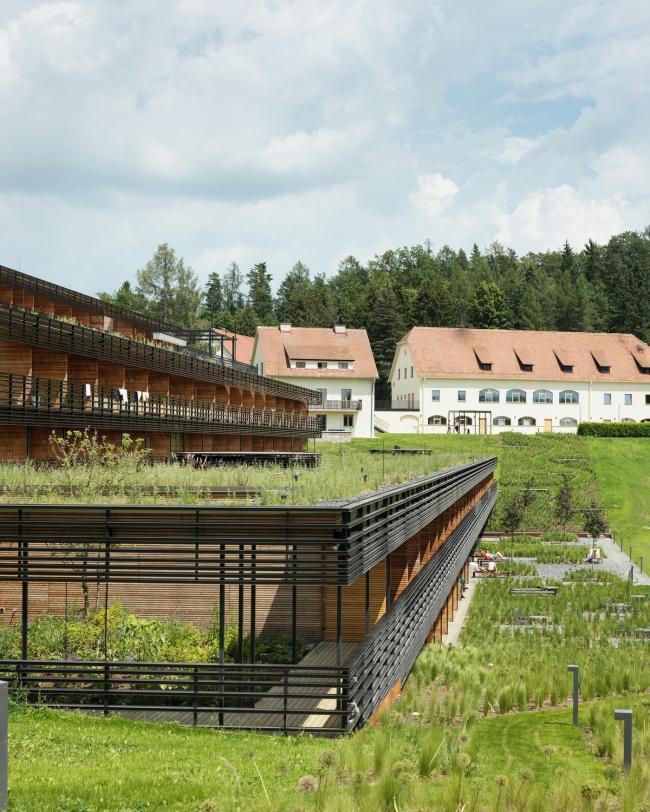 BIM建筑|错落于丘陵原野之上的疗养中间 / Dietger Wissounig Architekten 建筑鉴赏 第3张-BIM建筑网 BIM建筑|错落于丘陵原野之上的疗养中间 / Dietger Wissounig Architekten 建筑鉴赏 第3张