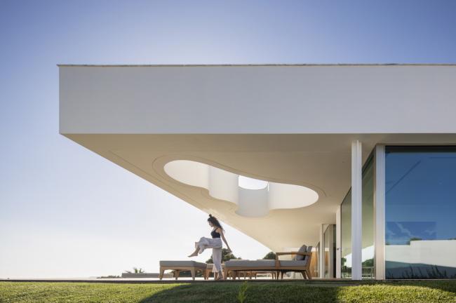 BIM建筑|一缕来自豪海的光:LuxMare 私宅 / Mário Martins Atelier 建筑鉴赏 第1张-BIM建筑网 BIM建筑|一缕来自豪海的光:LuxMare 私宅 / Mário Martins Atelier 建筑鉴赏 第1张