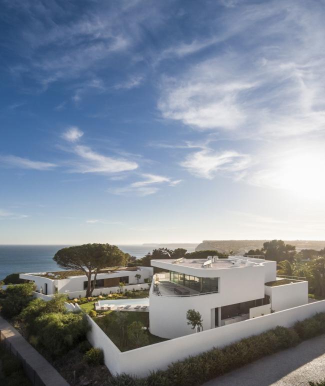 BIM建筑|一缕来自豪海的光:LuxMare 私宅 / Mário Martins Atelier 建筑鉴赏 第5张-BIM建筑网 BIM建筑|一缕来自豪海的光:LuxMare 私宅 / Mário Martins Atelier 建筑鉴赏 第5张