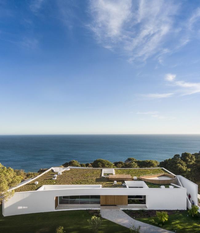 BIM建筑|一缕来自豪海的光:LuxMare 私宅 / Mário Martins Atelier 建筑鉴赏 第8张-BIM建筑网 BIM建筑|一缕来自豪海的光:LuxMare 私宅 / Mário Martins Atelier 建筑鉴赏 第8张