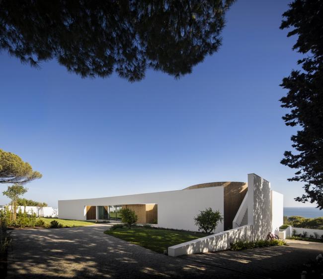 BIM建筑|一缕来自豪海的光:LuxMare 私宅 / Mário Martins Atelier 建筑鉴赏 第10张-BIM建筑网 BIM建筑|一缕来自豪海的光:LuxMare 私宅 / Mário Martins Atelier 建筑鉴赏 第10张