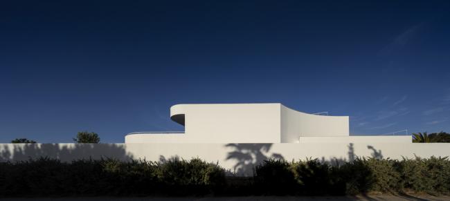 BIM建筑|一缕来自豪海的光:LuxMare 私宅 / Mário Martins Atelier 建筑鉴赏 第13张-BIM建筑网 BIM建筑|一缕来自豪海的光:LuxMare 私宅 / Mário Martins Atelier 建筑鉴赏 第13张