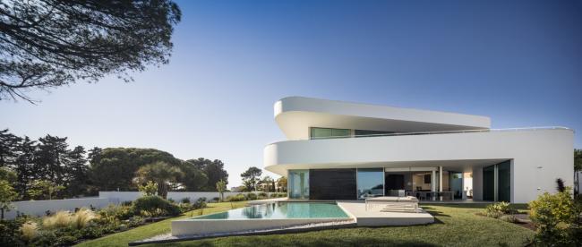 BIM建筑|一缕来自豪海的光:LuxMare 私宅 / Mário Martins Atelier 建筑鉴赏 第12张-BIM建筑网 BIM建筑|一缕来自豪海的光:LuxMare 私宅 / Mário Martins Atelier 建筑鉴赏 第12张