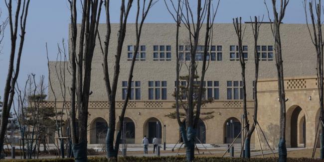 BIM建筑|延安年夜学新校区计划设计 / 清华年夜学建筑设计研讨院 建筑鉴赏 第16张-BIM建筑网 BIM建筑|延安年夜学新校区计划设计 / 清华年夜学建筑设计研讨院 建筑鉴赏 第16张