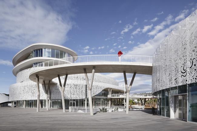 BIM建筑|海洋与陆地之间的白色珍珠:阿格德角博彩与展览中间 / A+Architecture 建筑鉴赏 第1张-BIM建筑网 BIM建筑|海洋与陆地之间的白色珍珠:阿格德角博彩与展览中间 / A+Architecture 建筑鉴赏 第1张