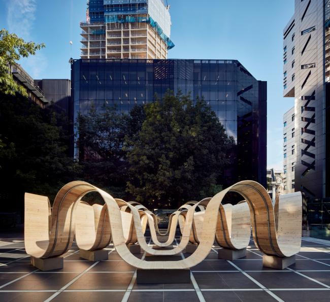 BIM建筑|2019 伦敦设计节波形木构装配:“请落座” / 保罗•考克斯奇 建筑鉴赏 第2张-BIM建筑网 BIM建筑|2019 伦敦设计节波形木构装配:“请落座” / 保罗•考克斯奇 建筑鉴赏 第2张