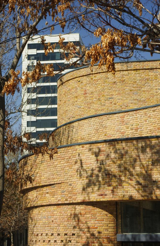 BIM建筑|在社会纷争中保存文明的最后庄严:Cheshm-o-Cheragh集市 / ABAR Office 建筑鉴赏 第4张-BIM建筑网 BIM建筑|在社会纷争中保存文明的最后庄严:Cheshm-o-Cheragh集市 / ABAR Office 建筑鉴赏 第4张