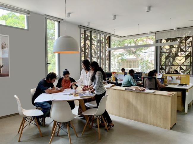 BIM建筑|满盈着清简艺术气味的设计工作室 / Khosla建筑工作室 建筑鉴赏 第9张-BIM建筑网 BIM建筑|满盈着清简艺术气味的设计工作室 / Khosla建筑工作室 建筑鉴赏 第9张