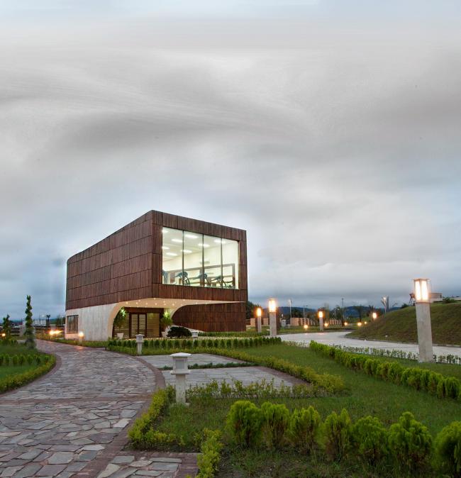 BIM建筑|以自由之气力冲向蓝天:Dashte Noor 健身馆 / Narges Nassiri-Toosi 建筑鉴赏 第2张-BIM建筑网 BIM建筑|以自由之气力冲向蓝天:Dashte Noor 健身馆 / Narges Nassiri-Toosi 建筑鉴赏 第2张