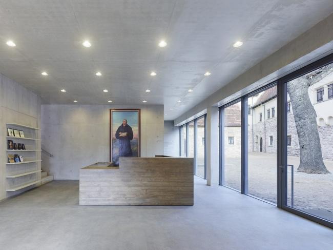 BIM建筑|新旧之间,一场朴实而暖和的对话:Luthers Sterbehaus 博物馆 / VON M 建筑鉴赏 第11张-BIM建筑网 BIM建筑|新旧之间,一场朴实而暖和的对话:Luthers Sterbehaus 博物馆 / VON M 建筑鉴赏 第11张