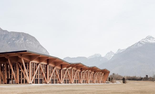 BIM建筑|连绵波折,消隐于阿尔卑斯山谷地:阿戈多会议展览中间 / Studio Botter + Studio Bressan 建筑鉴赏 第1张-BIM建筑网 BIM建筑|连绵波折,消隐于阿尔卑斯山谷地:阿戈多会议展览中间 / Studio Botter + Studio Bressan 建筑鉴赏 第1张