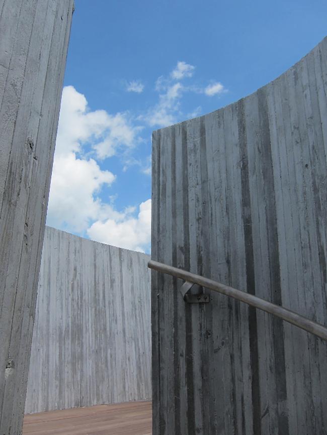 BIM建筑|几何写意的混凝土雕塑:太阳轨迹住宅 / Christian Wassmann BIM建筑|几何写意的混凝土雕塑:太阳轨迹住宅 / Christian Wassmann
