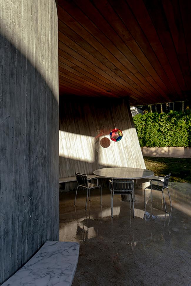 BIM建筑|几何写意的混凝土雕塑:太阳轨迹住宅 / Christian Wassmann BIM建筑|几何写意的混凝土雕塑:太阳轨迹住宅 / Christian Wassmann
