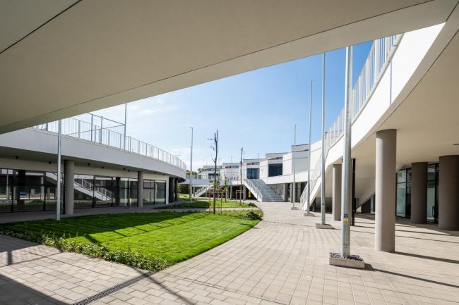 BIM建筑|植入森林——德布勒森国际学校 / BORD建筑工作室 BIM建筑|植入森林——德布勒森国际学校 / BORD建筑工作室