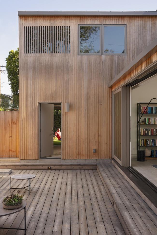 BIM建筑|跳脱的不规则几何形状:洛杉矶海滩避暑住宅 / Blue Truck Studio BIM建筑|跳脱的不规则几何形状:洛杉矶海滩避暑住宅 / Blue Truck Studio