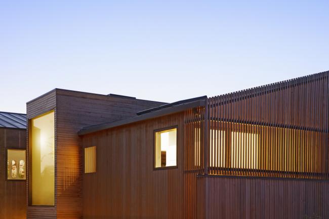 BIM建筑|跳脱的不规则几何形状:洛杉矶海滩避暑住宅 / Blue Truck Studio BIM建筑|跳脱的不规则几何形状:洛杉矶海滩避暑住宅 / Blue Truck Studio