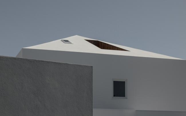 BIM建筑|于现实的包围中仰望天空:葡萄牙 NVC 住宅 / Salworks BIM建筑|于现实的包围中仰望天空:葡萄牙 NVC 住宅 / Salworks