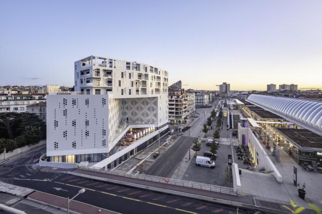 BIM建筑|如纯白蕾丝裙般优雅圣洁:蒙特皮埃酒店综合体 / Manuelle Gautrand Architecture BIM建筑|如纯白蕾丝裙般优雅圣洁:蒙特皮埃酒店综合体 / Manuelle Gautrand Architecture