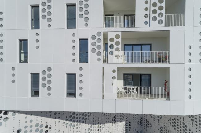 BIM建筑|如纯白蕾丝裙般优雅圣洁:蒙特皮埃酒店综合体 / Manuelle Gautrand Architecture BIM建筑|如纯白蕾丝裙般优雅圣洁:蒙特皮埃酒店综合体 / Manuelle Gautrand Architecture