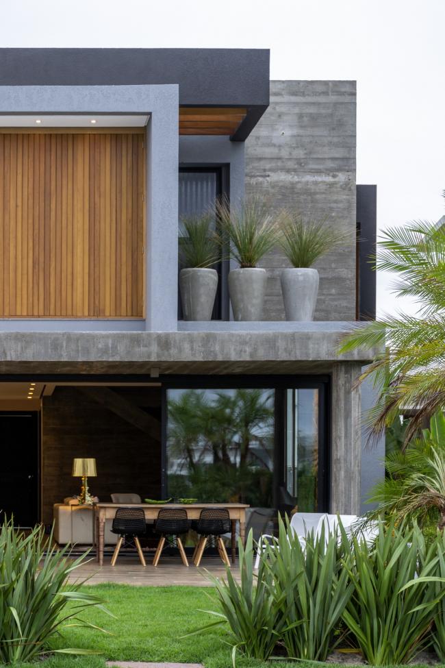 BIM建筑|闲暇静坐,赏湖冥想:77号房子 / Aunic Arquitetos BIM建筑|闲暇静坐,赏湖冥想:77号房子 / Aunic Arquitetos
