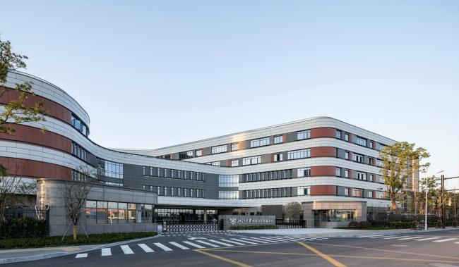 BIM建筑|漂浮的立体校园——浙江大学教育学院附属中学 / 浙江大学建筑设计研究院有限公司 BIM建筑|漂浮的立体校园——浙江大学教育学院附属中学 / 浙江大学建筑设计研究院有限公司