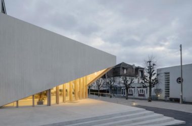BIM建筑|对角线构筑轻盈的“翅膀”:瑞士新使徒教堂 / LOCALARCHITECTURE-BIM建筑网