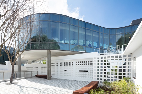 BIM建筑|梦幻建筑工作室在山坡上设计“香港芝加哥大学中心” BIM建筑|梦幻建筑工作室在山坡上设计“香港芝加哥大学中心”