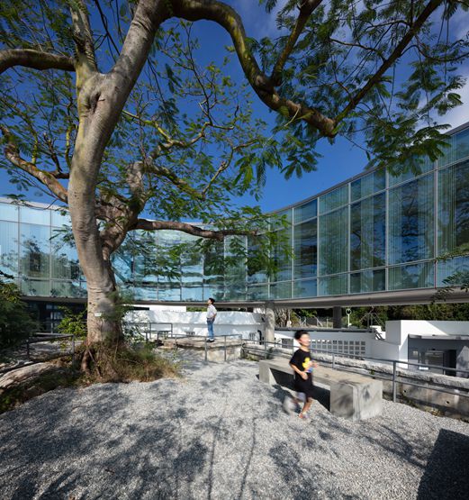 BIM建筑|梦幻建筑工作室在山坡上设计“香港芝加哥大学中心” BIM建筑|梦幻建筑工作室在山坡上设计“香港芝加哥大学中心”