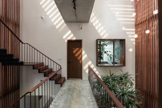 BIM建筑|拱窗围廊下营造室内庭院:越南 AD8 别墅 / Nemo Studio BIM建筑|拱窗围廊下营造室内庭院:越南 AD8 别墅 / Nemo Studio