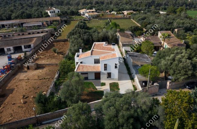 BIM建筑|错落景窗勾勒出一幅幅山野风景画:MM住宅 / Salvà Ortín Arquitectes BIM建筑|错落景窗勾勒出一幅幅山野风景画:MM住宅 / Salvà Ortín Arquitectes
