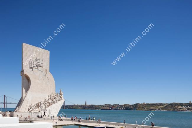 BIM建筑|静谧中透着古典法则之美:水镜之馆 / DC.AD + Victor Vicente BIM建筑|静谧中透着古典法则之美:水镜之馆 / DC.AD + Victor Vicente