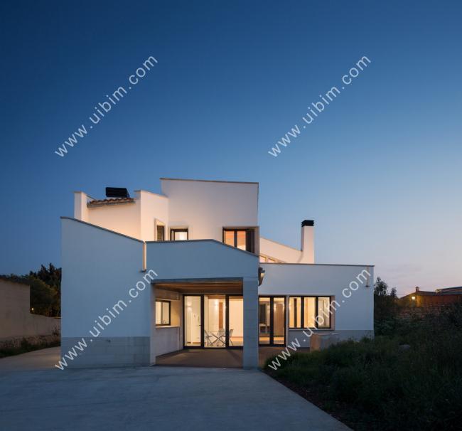 BIM建筑|错落景窗勾勒出一幅幅山野风景画:MM住宅 / Salvà Ortín Arquitectes BIM建筑|错落景窗勾勒出一幅幅山野风景画:MM住宅 / Salvà Ortín Arquitectes
