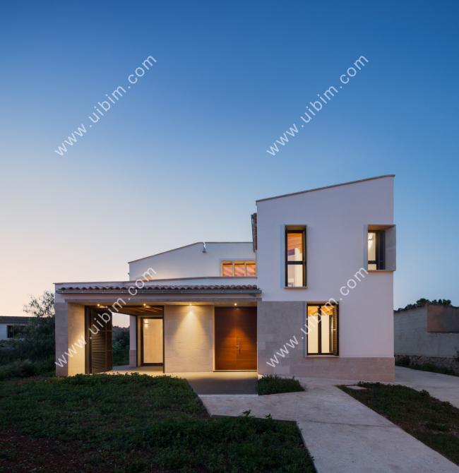 BIM建筑|错落景窗勾勒出一幅幅山野风景画:MM住宅 / Salvà Ortín Arquitectes BIM建筑|错落景窗勾勒出一幅幅山野风景画:MM住宅 / Salvà Ortín Arquitectes