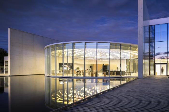 BIM建筑|轻盈透明,曲直线的共舞:液化空气集团总部 / Michel Rémon & Associés BIM建筑|轻盈透明,曲直线的共舞:液化空气集团总部 / Michel Rémon & Associés