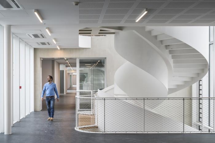 BIM建筑|轻盈透明,曲直线的共舞:液化空气集团总部 / Michel Rémon & Associés BIM建筑|轻盈透明,曲直线的共舞:液化空气集团总部 / Michel Rémon & Associés