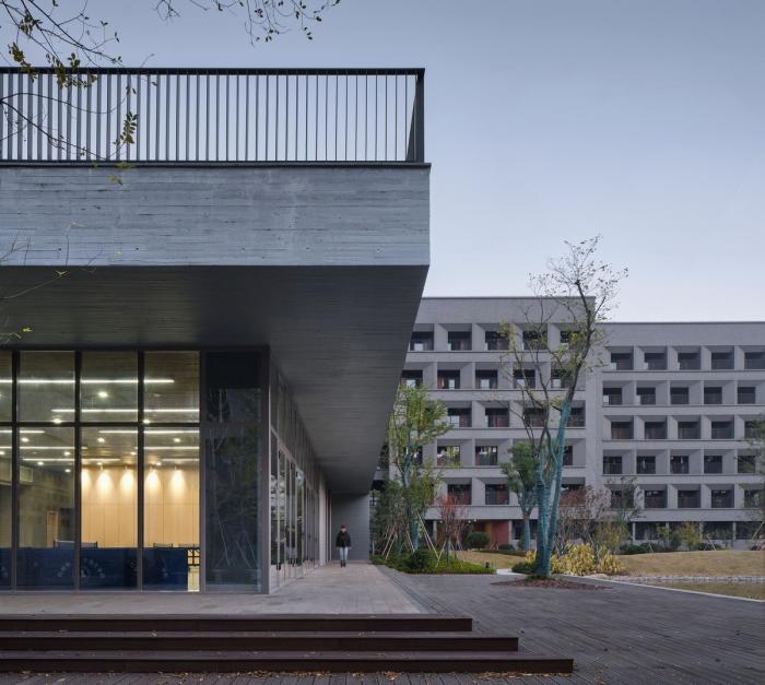 BIM建筑|杭州第二中学钱江校区学生宿舍楼 / 浙江大学建筑设计研究院有限公司 BIM建筑|杭州第二中学钱江校区学生宿舍楼 / 浙江大学建筑设计研究院有限公司
