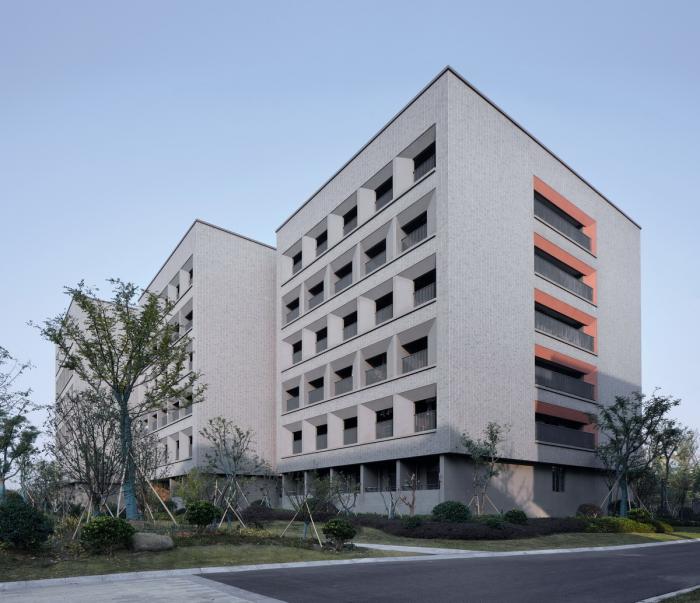 BIM建筑|杭州第二中学钱江校区学生宿舍楼 / 浙江大学建筑设计研究院有限公司 BIM建筑|杭州第二中学钱江校区学生宿舍楼 / 浙江大学建筑设计研究院有限公司