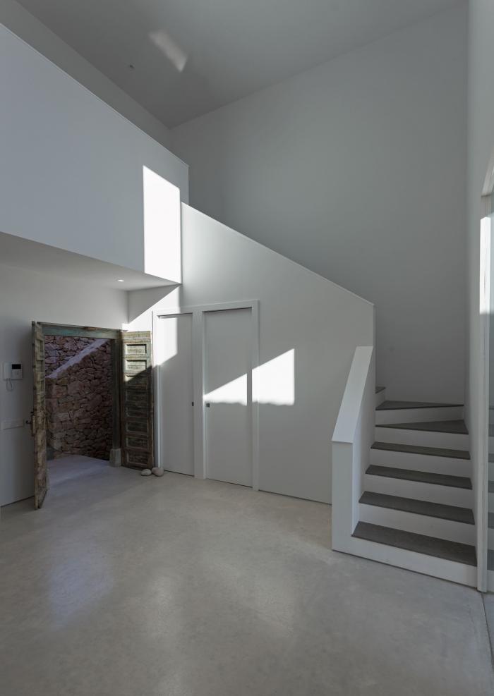 BIM建筑|原始粗野与现代元素的融合:巴哈姆 / 莫赖拉之家 BIM建筑|原始粗野与现代元素的融合:巴哈姆 / 莫赖拉之家