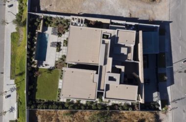 BIM建筑|嵌入场地的巨石:Cerro la Cruz住宅 / Turner Arquitectos-BIM建筑网