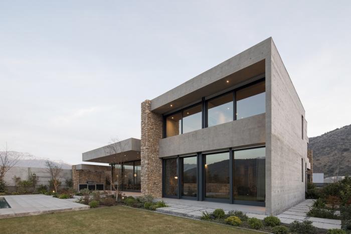 BIM建筑|嵌入场地的巨石:Cerro la Cruz住宅 / Turner Arquitectos BIM建筑|嵌入场地的巨石:Cerro la Cruz住宅 / Turner Arquitectos