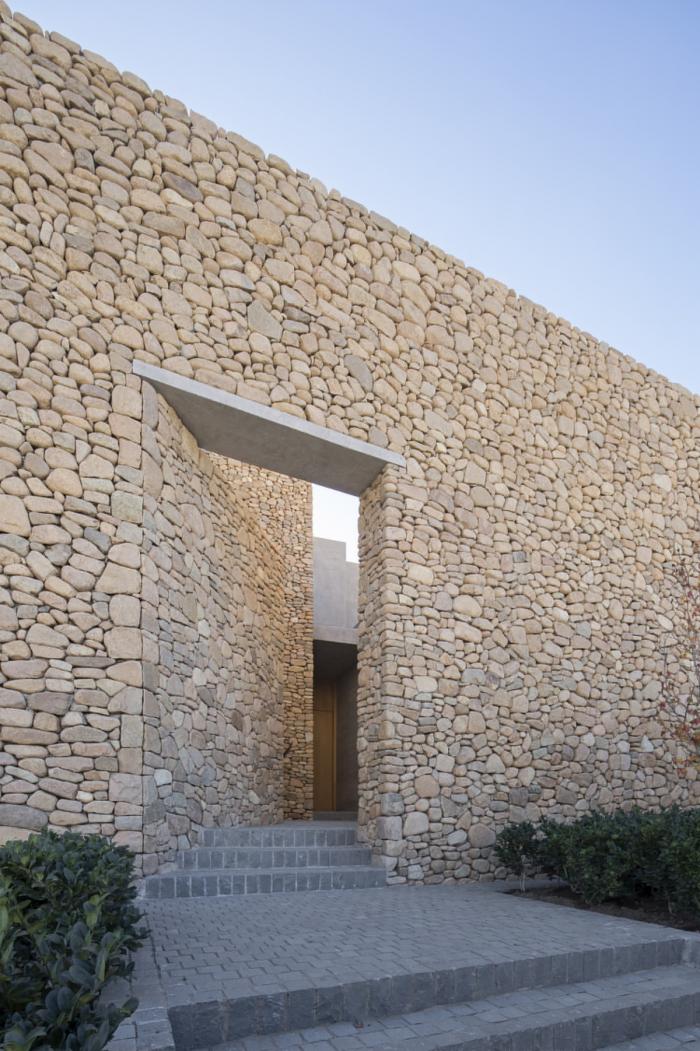 BIM建筑|嵌入场地的巨石:Cerro la Cruz住宅 / Turner Arquitectos BIM建筑|嵌入场地的巨石:Cerro la Cruz住宅 / Turner Arquitectos
