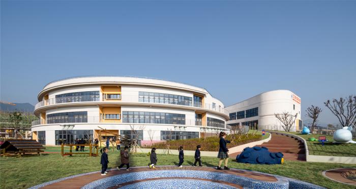 BIM建筑|一只静躺于海边的“海螺城堡”:大孚双语幼儿园 / 上海思序建筑规划设计 BIM建筑|一只静躺于海边的“海螺城堡”:大孚双语幼儿园 / 上海思序建筑规划设计