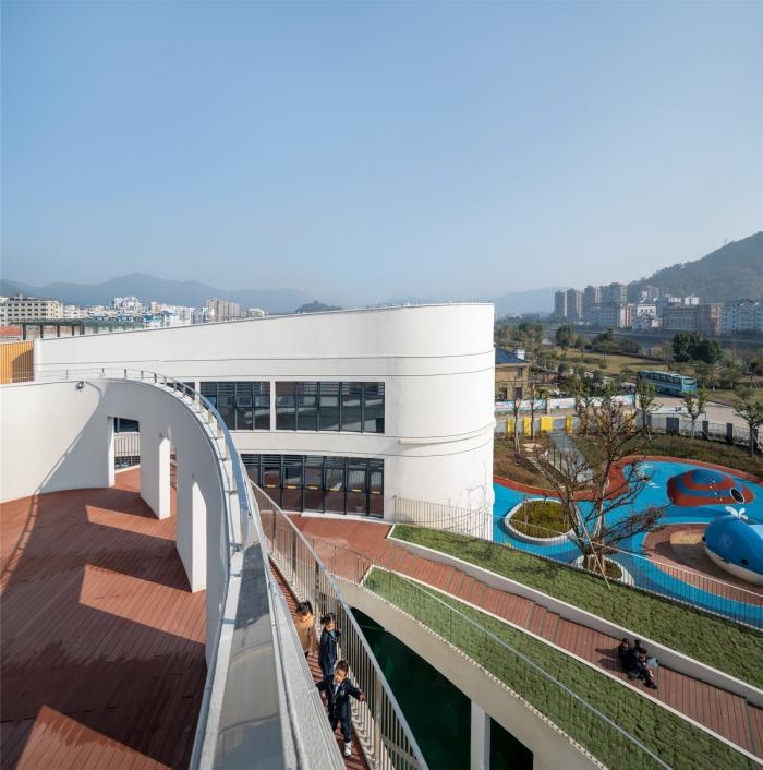 BIM建筑|一只静躺于海边的“海螺城堡”:大孚双语幼儿园 / 上海思序建筑规划设计 BIM建筑|一只静躺于海边的“海螺城堡”:大孚双语幼儿园 / 上海思序建筑规划设计